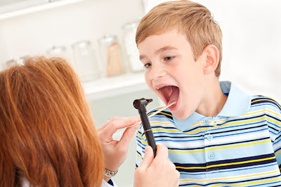 Triệu chứng bệnh viêm họng hạt Triệu chứng bệnh viêm họng hạt