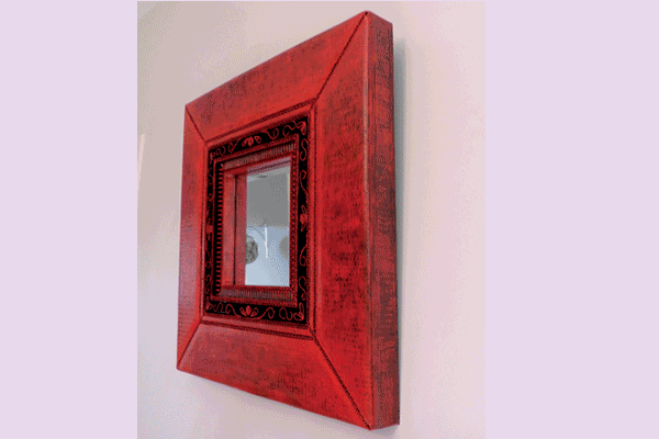 Cadre miroir en carton rouge par Cartons Dudulle