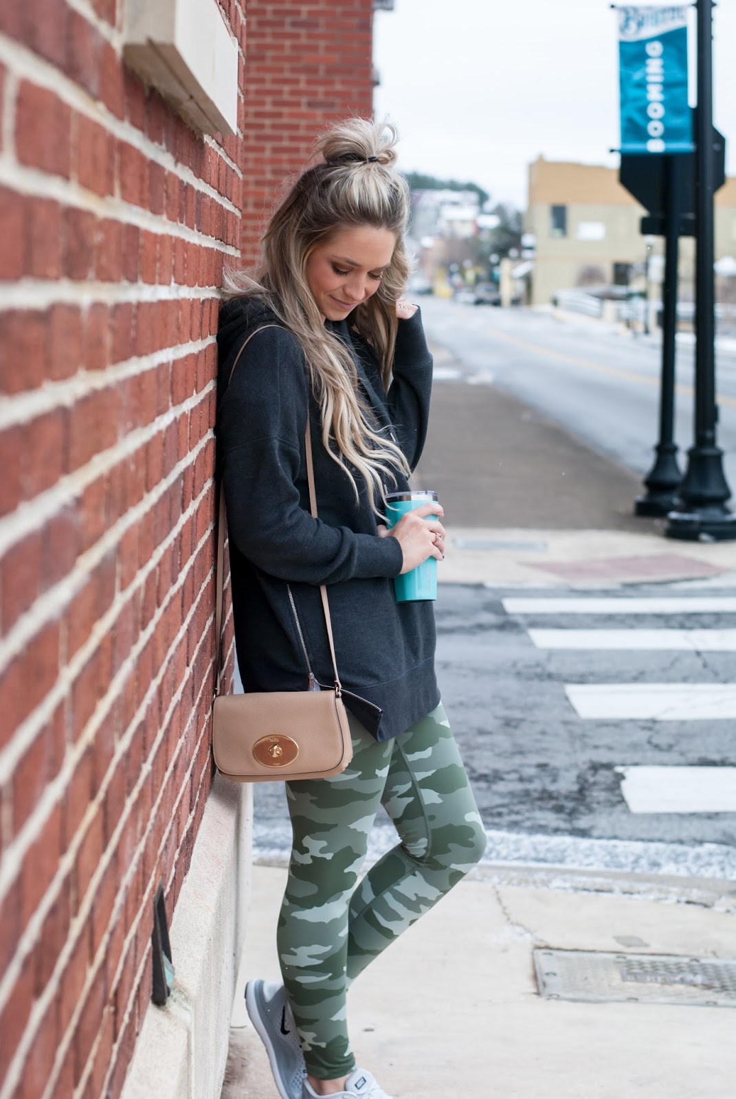 what color goes with camo leggings for women's hair