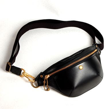 The Stylish Professional March 2018 Trend 2 Beltbag Pack