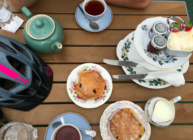 FitBits | Cycling the South Downs Way - Petersfield to Amberley - cream tea at Riverside Cafe FitBits | Cycling the South Downs Way - Petersfield to Amberley - cream tea at Riverside Cafe