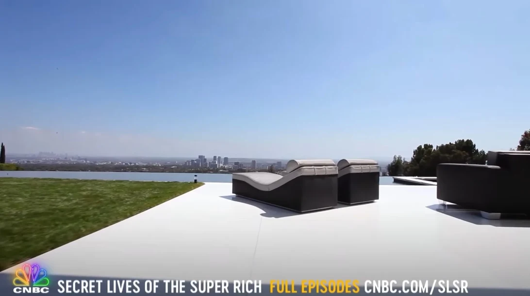 66 Interior Design Photos vs. Michael Jordan's Chicago & Bel Air Mega-Mansions Tour | Secret Lives of The Super Rich