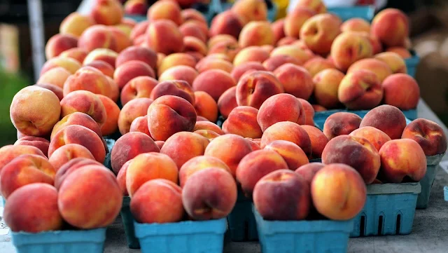 Peaches at the Elmwood Village Farmers Market