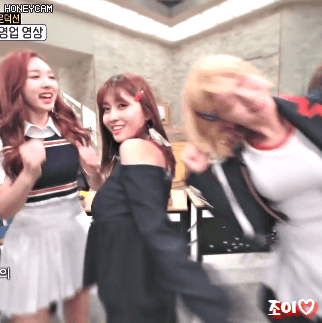 모구리 구리구리 찌릿찌릿 오늘자 [오빠생각] 모모.gif | 인스티즈