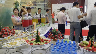 Trung tâm tổ chức tiệc buffet , tiệc cưới lưu động Hoaa Sennnn