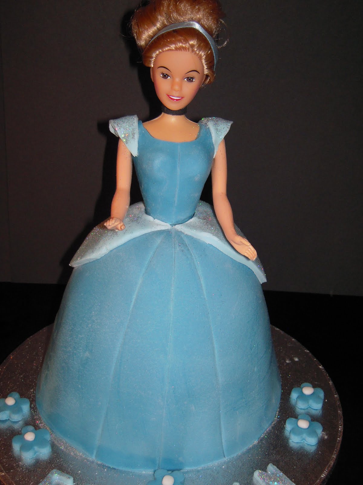 eileen-atkinson-s-celebration-cakes-cinderella-cake