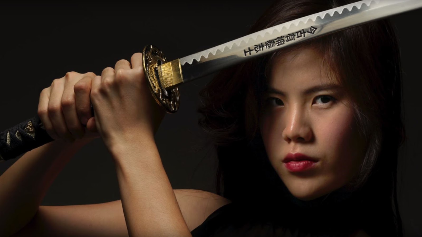 How To Get Black Background, Even With A White Wall !! Blog