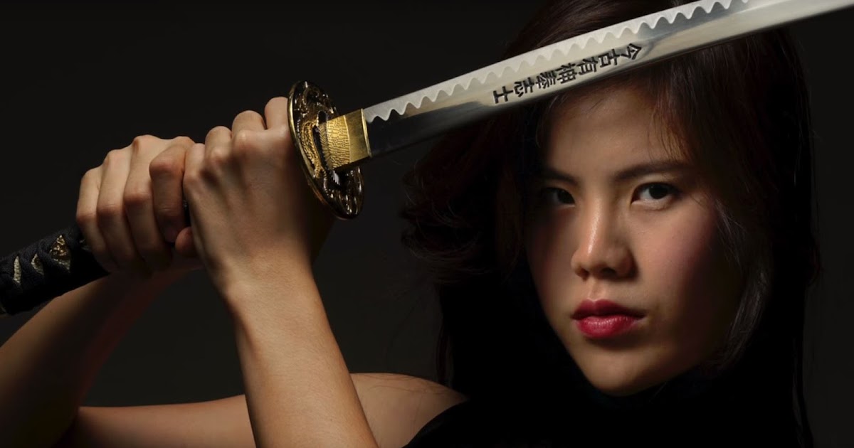 How To Get Black Background, Even With A White Wall !! Photography