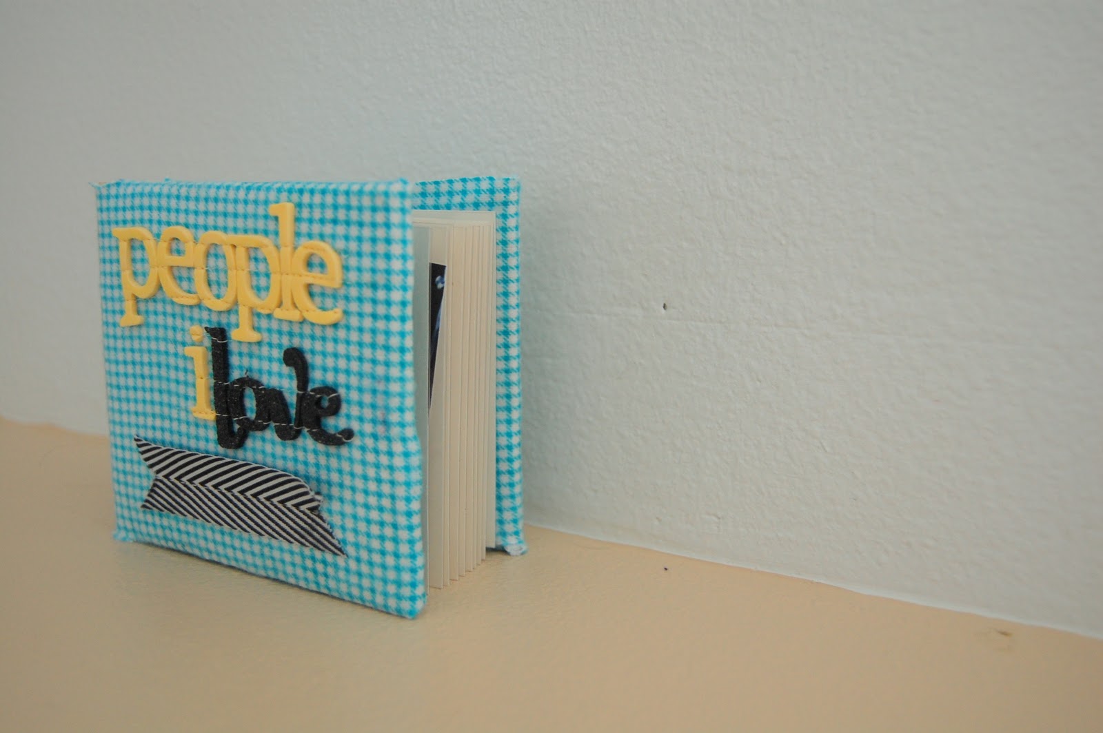 oh-love-lovely-project-4-of-52-diy-fabric-photo-album