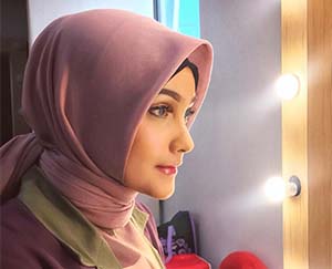 Dafina Jamasir Pakai Hijab