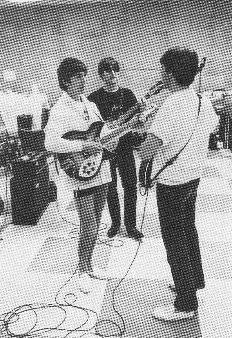 Rare Photos of Harrison and Ringo Starr Wearing Rare Photos of Harrison and Ringo Starr Wearing
