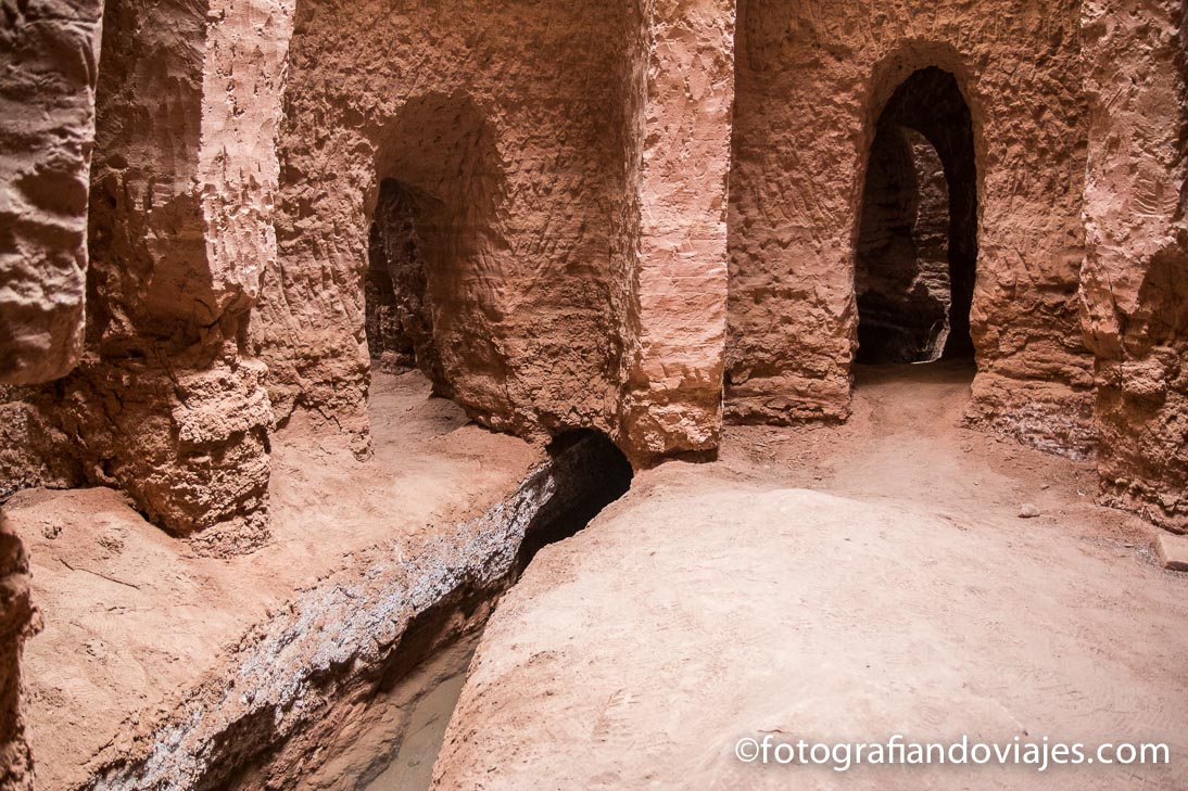 Conducción de agua en el desierto Conducción subterranea de agua en el desierto