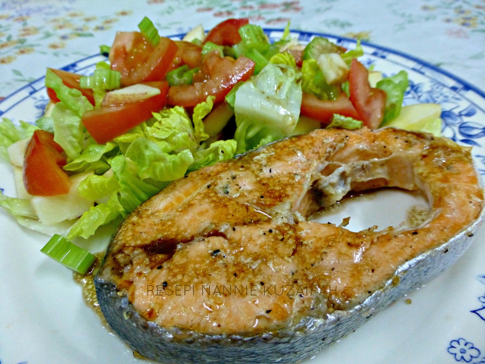 RESEPI NENNIE KHUZAIFAH Salmon grill & salad