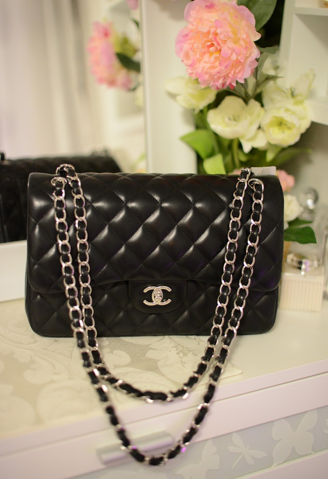 Jelly Q Chanel Classic Flap Bag Jumbo Lambskin vs. Caviar Comparison