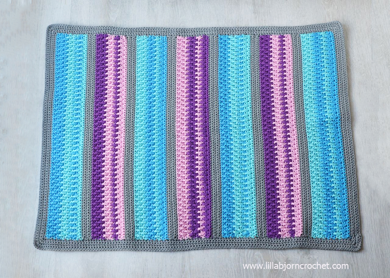 Crochet Bathmat. Free pattern by Lilla Bjorn. Made with Bloom yarn by Scheepjes.