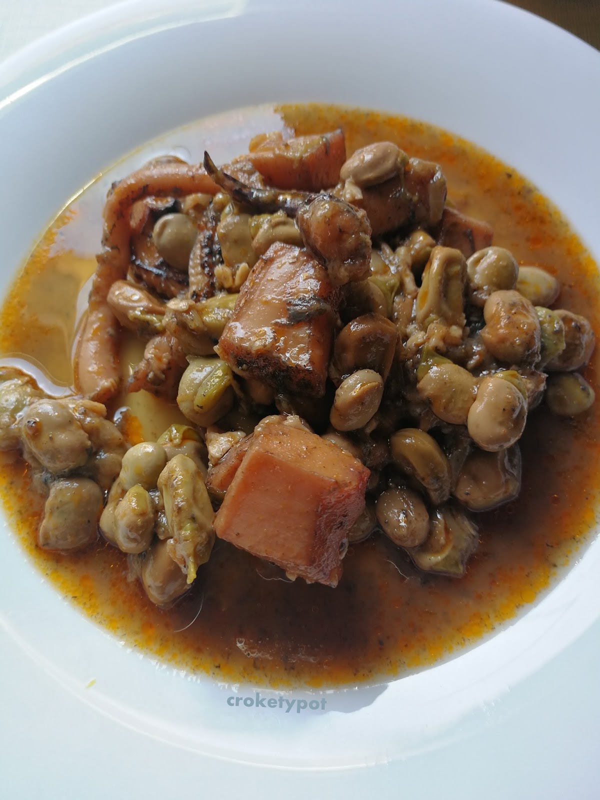 CROKETYPOT: CAZUELA DE SEPIA CON HABAS. Slow coocker.