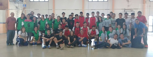 10-11-16-GRUPAL%2BFINALISTAS%2BMUJ%2BY%2BVAR%2BVOLEY.jpg