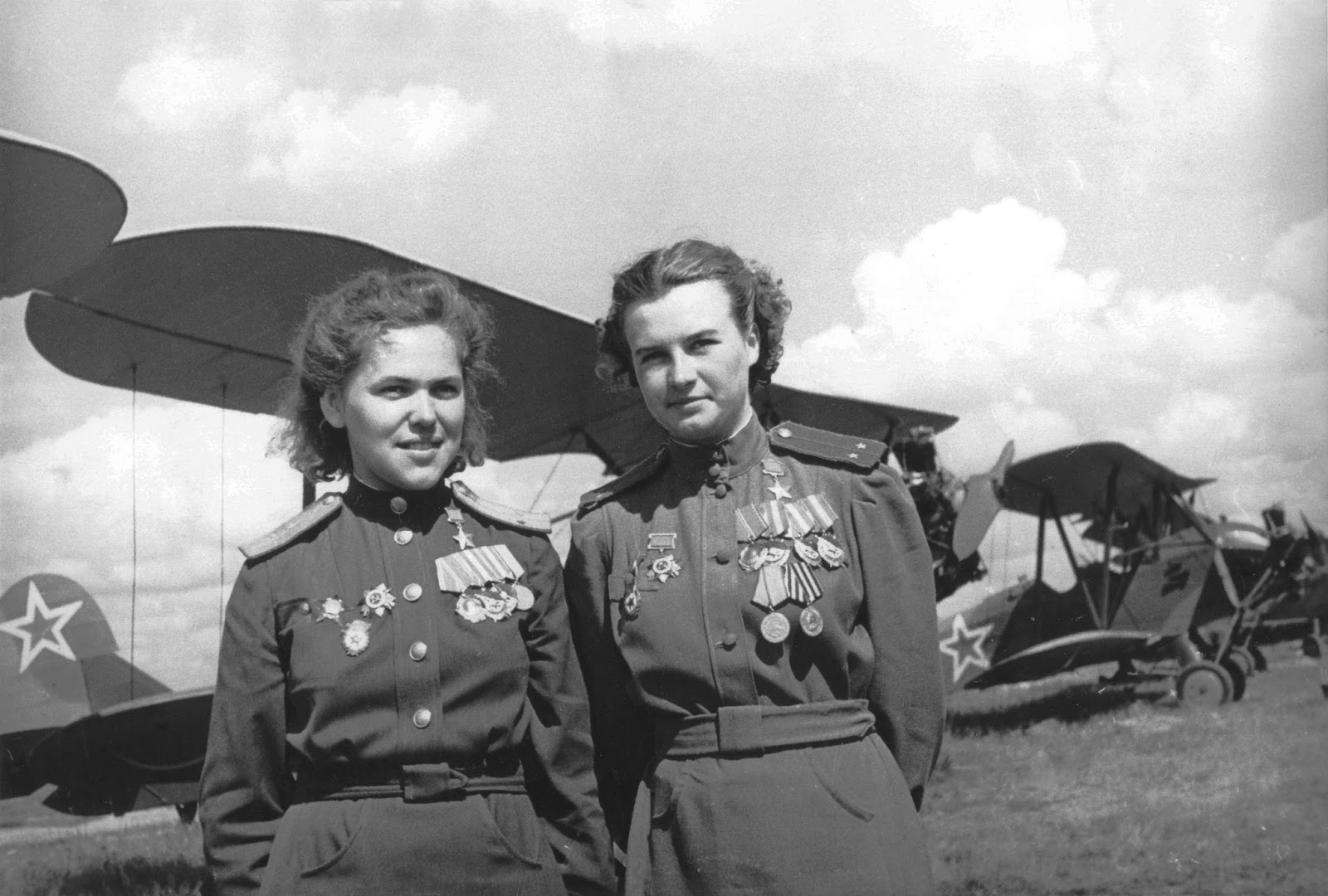 History in Photos: Soviet Women Fighters