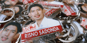 produksi gantungan kunci, produksi gantungan kunci akrilik, produksi gantungan kunci sablon, produksi gantungan kunci resin, produksi gantungan kunci anime, produksi gantungan kunci online