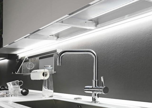 Illuminazione sottopensile cucina. Illuminazione sottopensile cucina.