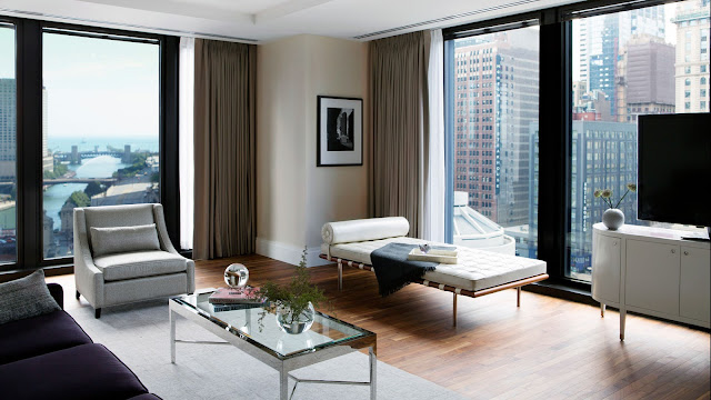 Discover the perfect blend of convenience and stylish comfort at The Langham, Chicago. Experience majestic views of the cityscape, the Chicago River, and the Magnificent Mile while. Enjoy acclaimed hotel hospitality established in 1865.