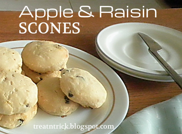 Apple & Raisin Scones Recipe @ treatntrick.blogspot.com