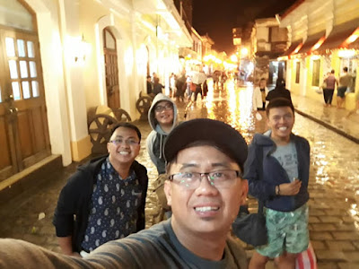 Night stroll at Calle Crisologo Calle Crisologo Ilocos