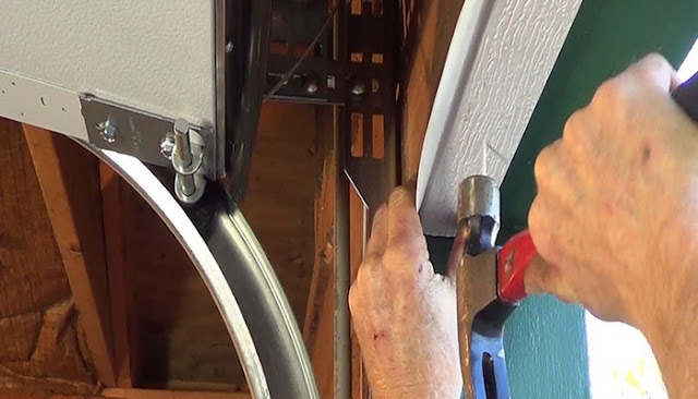garage door locks repair