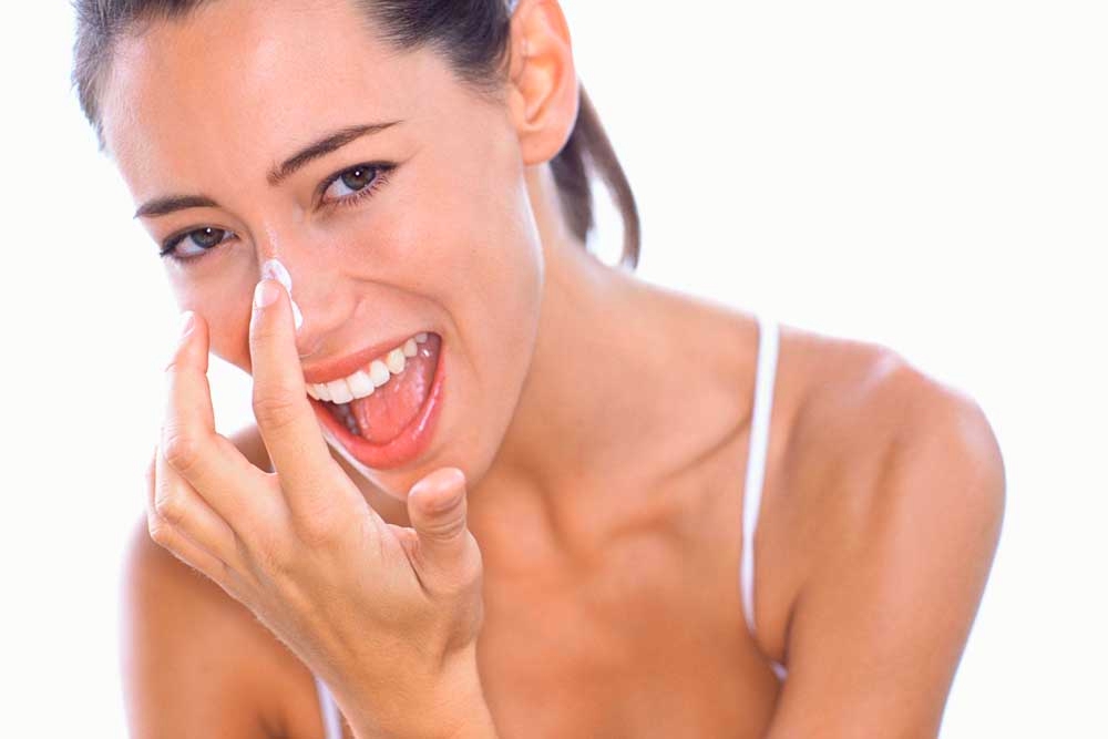 Cara Menghilangkan Komedo Hitam di Wajah dan Hidung Cara Menghilangkan Komedo Hitam di Wajah dan Hidung