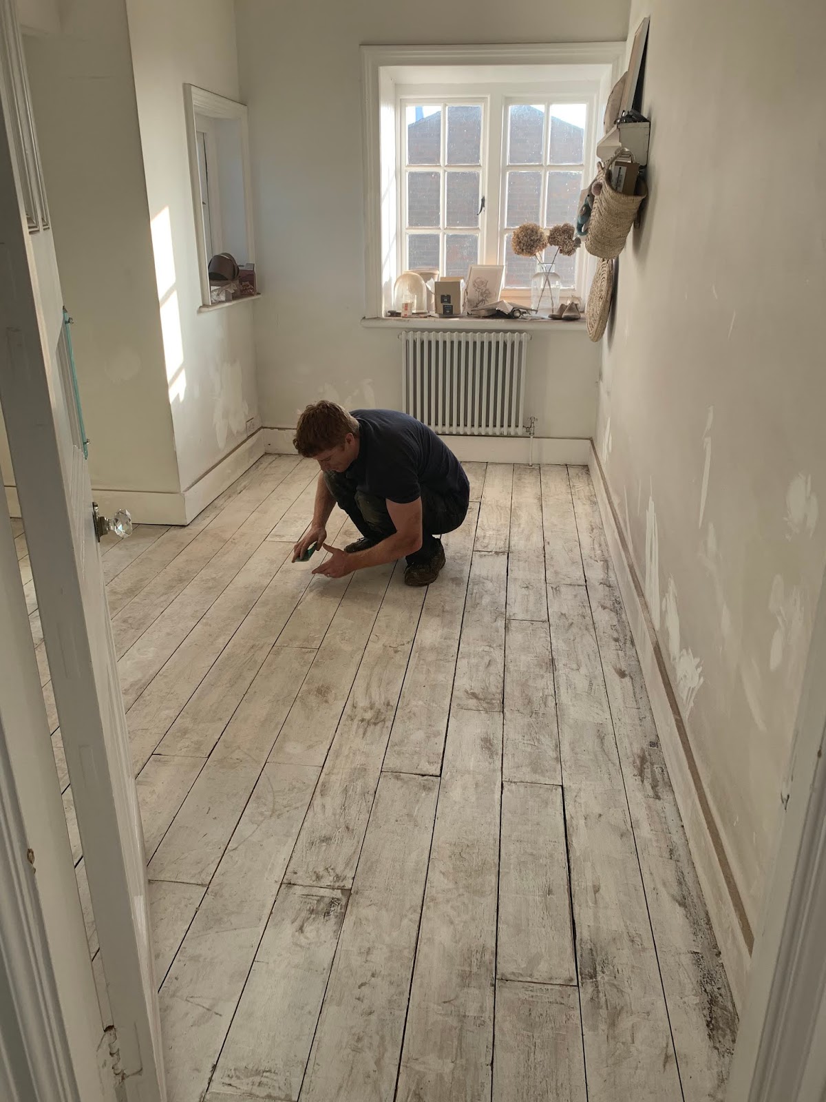 Interiors // Painting Wooden Floorboards {DIY guide} Roses and Rolltops