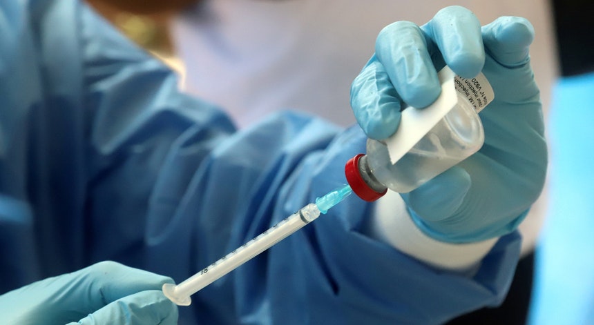 A China comunista censura notícias de escândalos de vacina em todo o pais, assim como a mídia dos Brasileira censura notícias de riscos de vacinas
