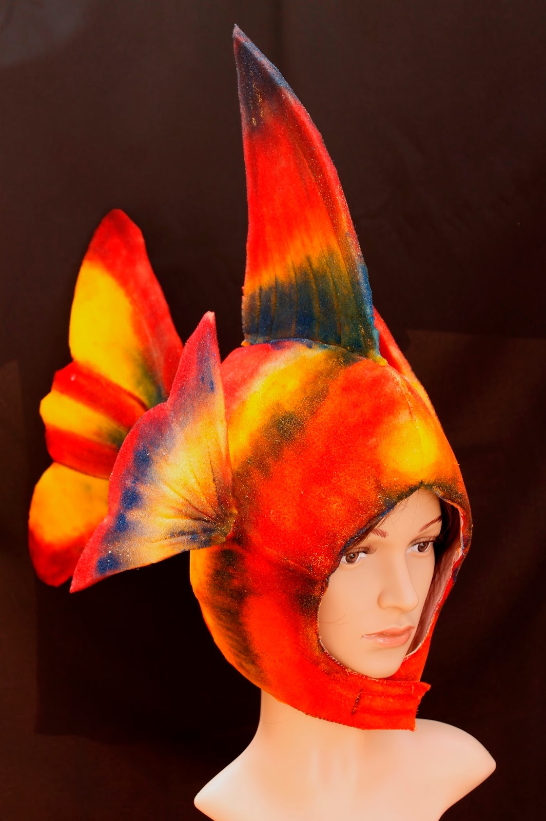 Ateliê Funchal FANTASIAS, CABEÇAS, MÁSCARAS E ADEREÇOS