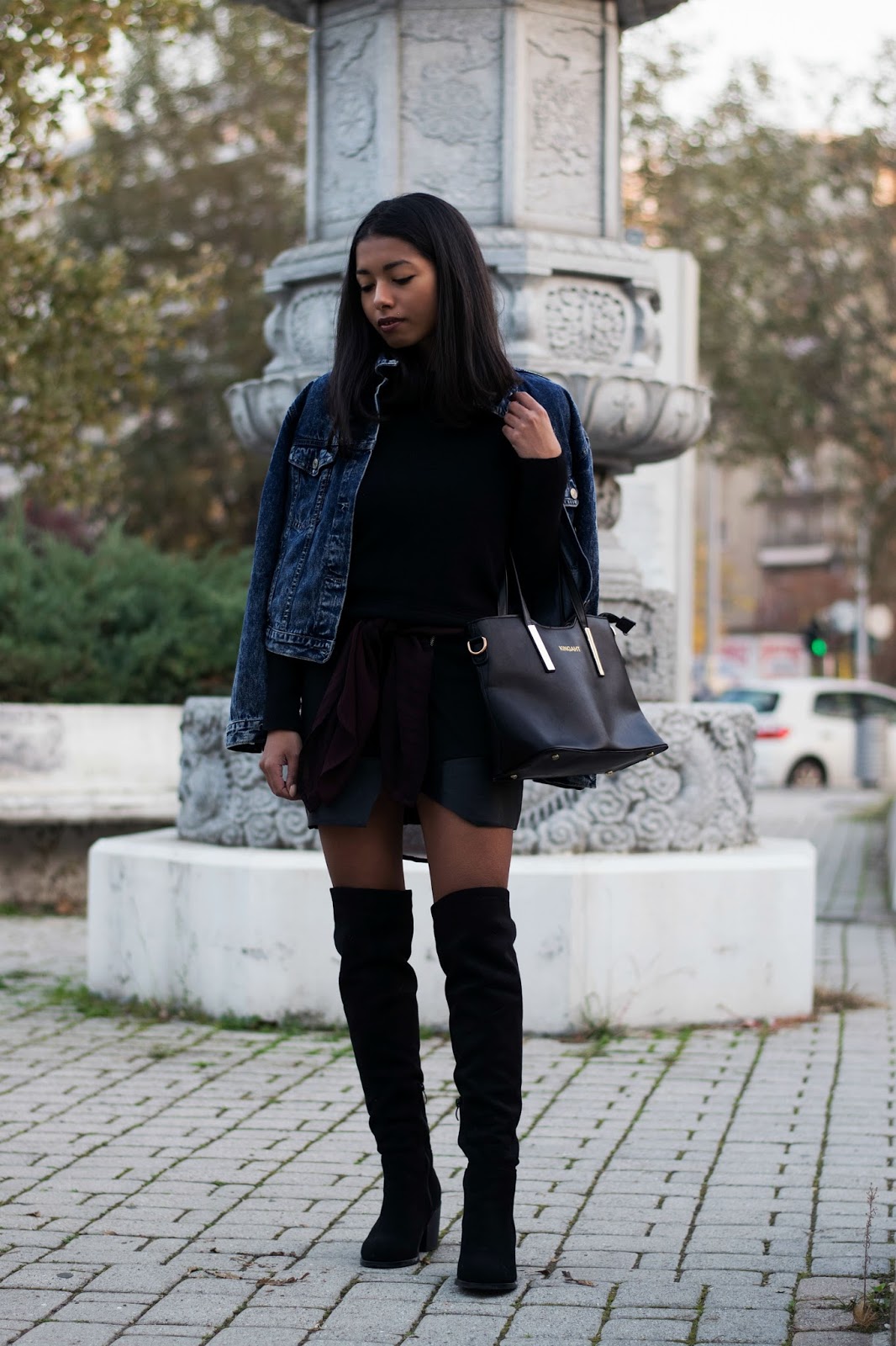 Leather skirts and cold days - K Meets Style
