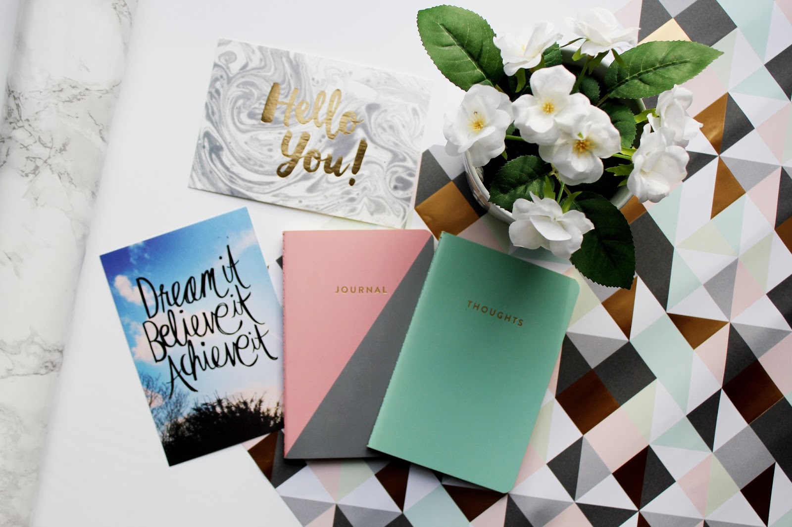 FASHION TRAIN Lifestyle Blogging Photo Prop Ideas