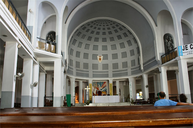 Interior de la Catedral de Dakar