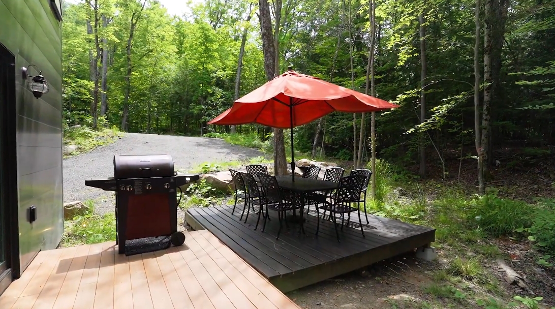 15 Photos vs. Livingstone Lake Rd, Dorset, ON Interior Design Luxury Home Tour