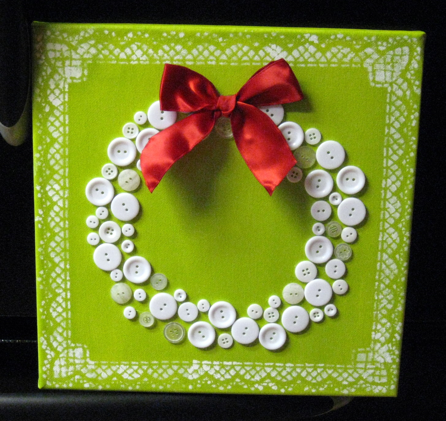 Christmas craft ideas: Button Wreath!