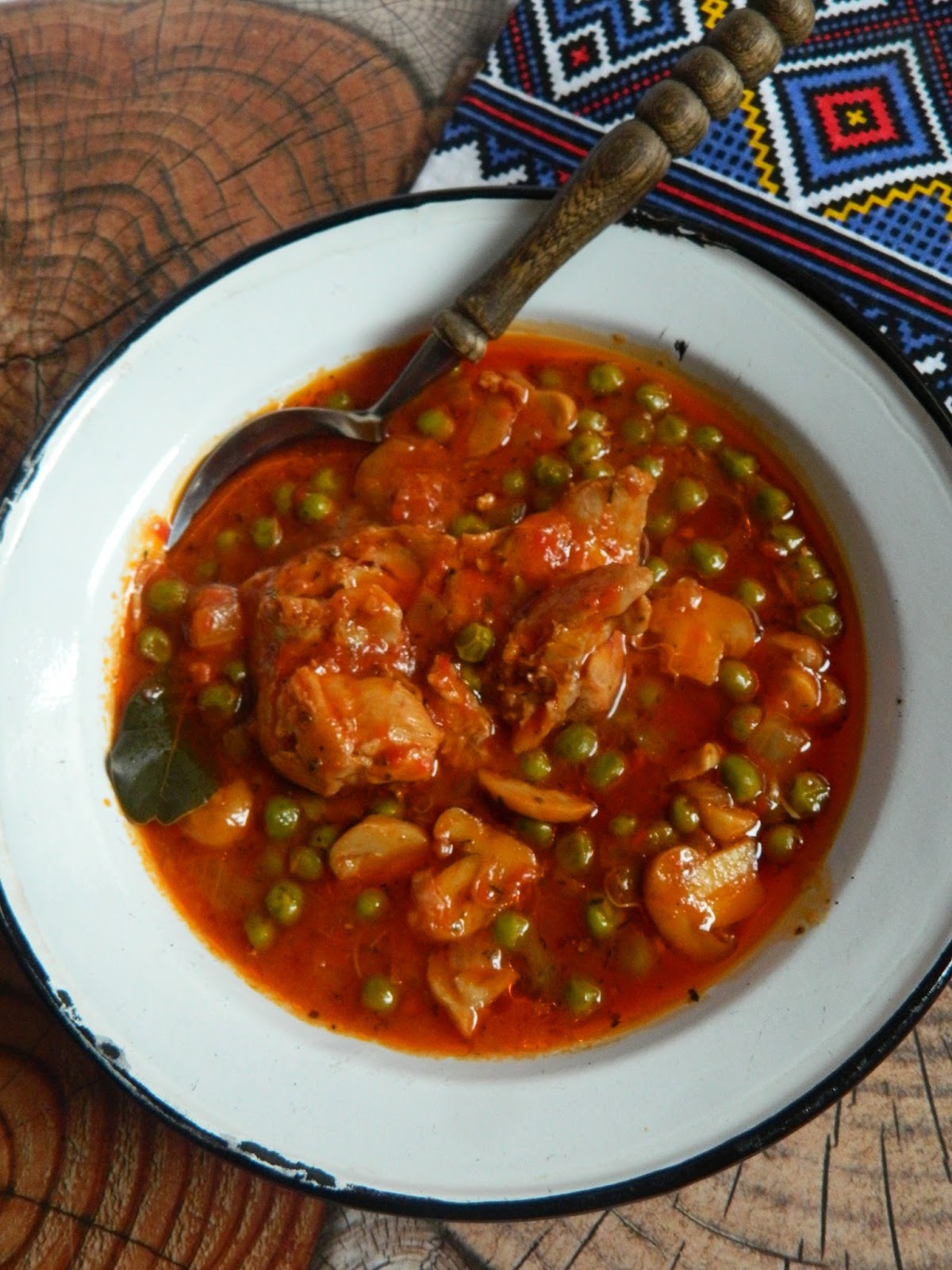 Weekend Passion Mancare de mazare cu ciuperci si pui