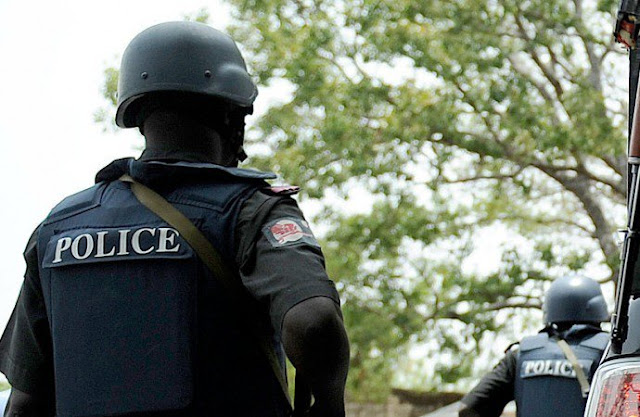 Nigerian police officer’s children whip SP, CSP with belt, get N100,000 bail TWO teenage boys of a police superintendent — Abubakar Bello and Sikiru Bello — who allegedly beat up two superintendents of police with a belt, were on Monday brought before an Igbosere Magistrates’ Court in Lagos.