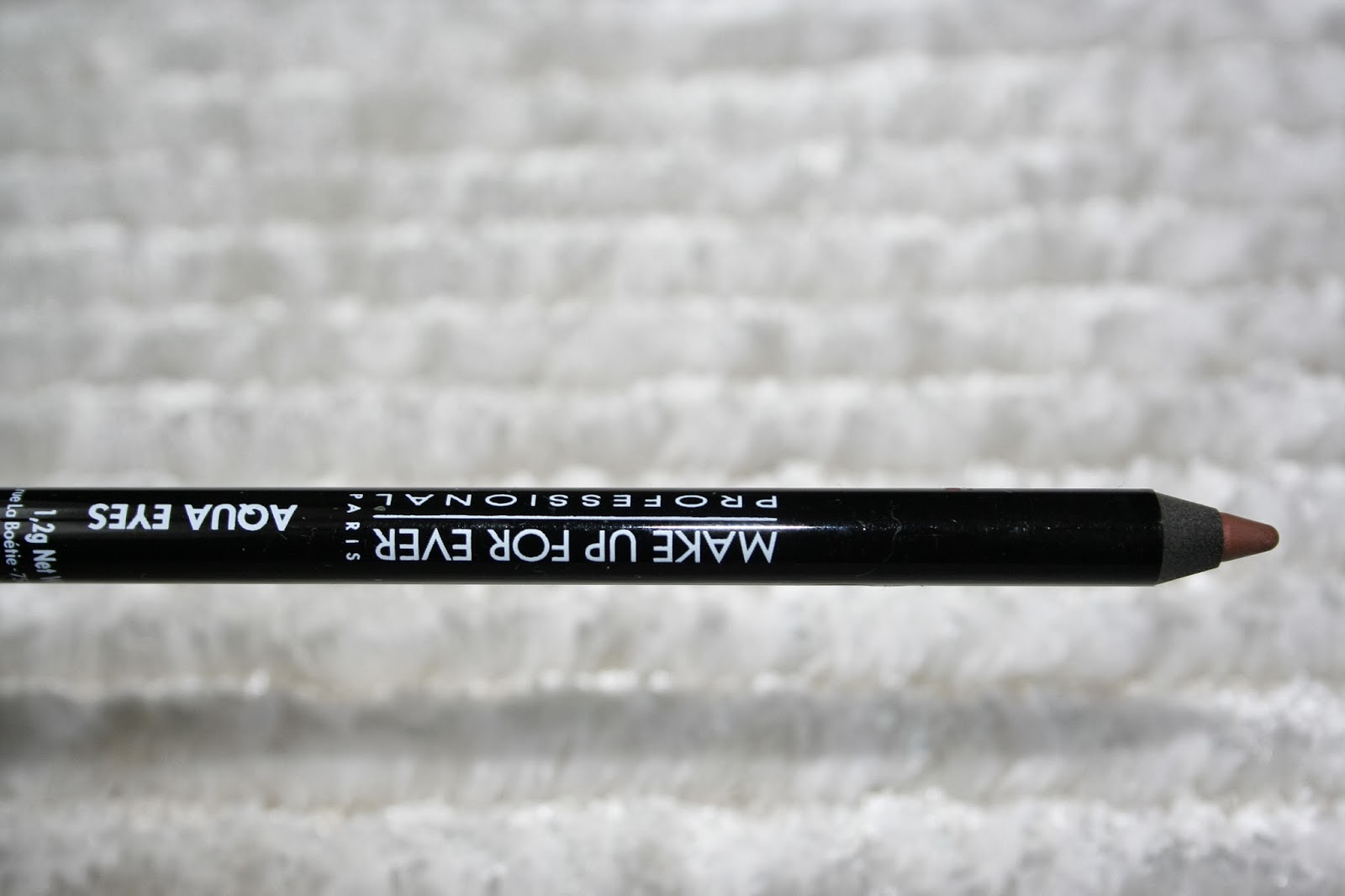 Кремовые тени мейкап форевер. База под тени мейкап форевер. Черные тени мейкап форевер. Make up forever eyeliner pencil. Праймер make up forever от покраснения.