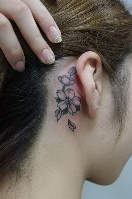 Tatuagens femininas atrás das orelhas Tatuagens femininas atrás das orelhas