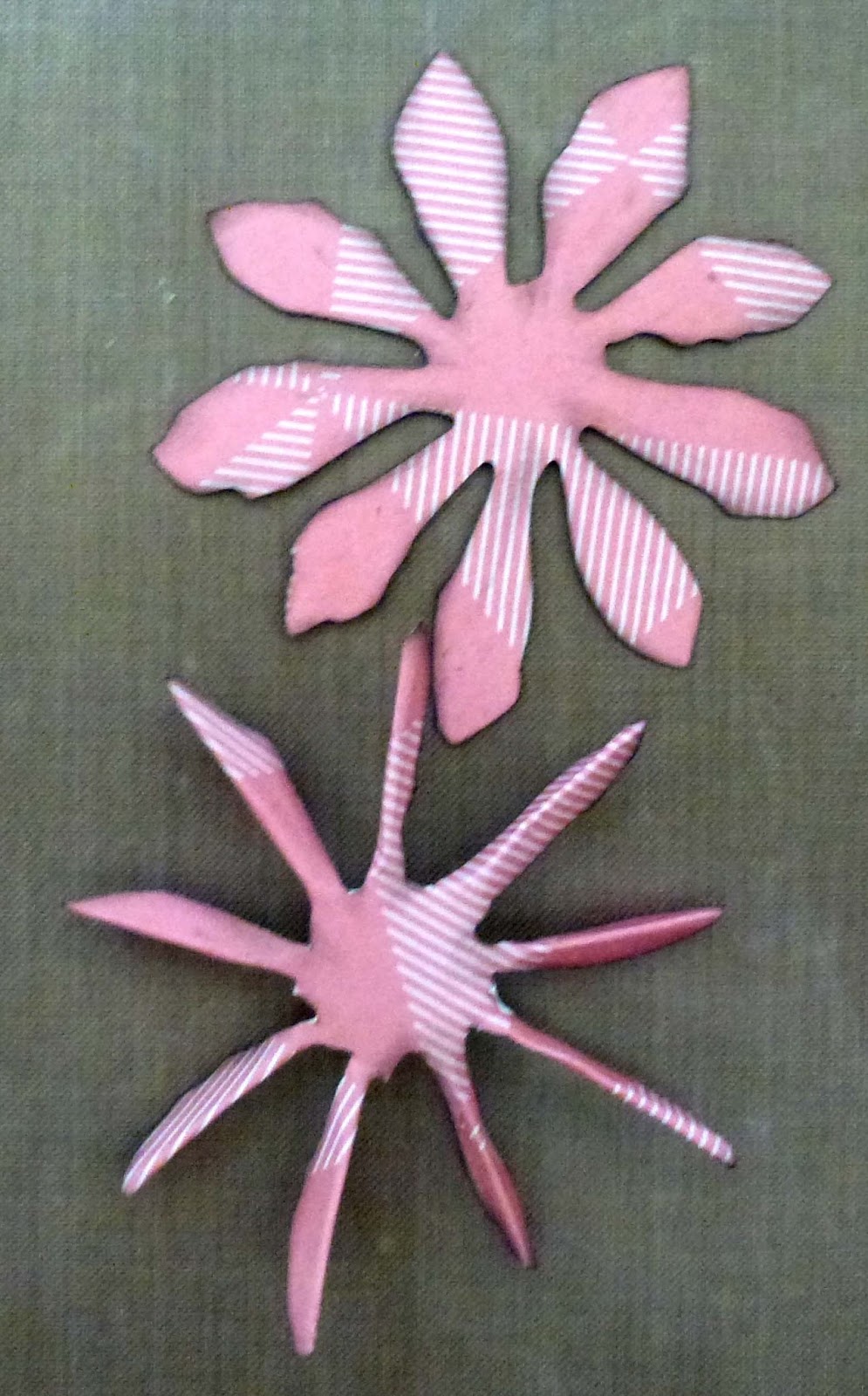 Off the Rails Scrapbooking Paper flower tutorial with Julie