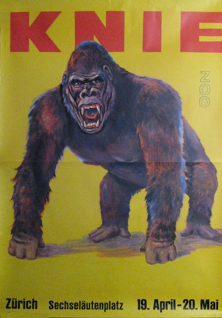 Affiche au format suisse mondial illustrée d'un féroce gorille qui est a la ménagerie du cirque