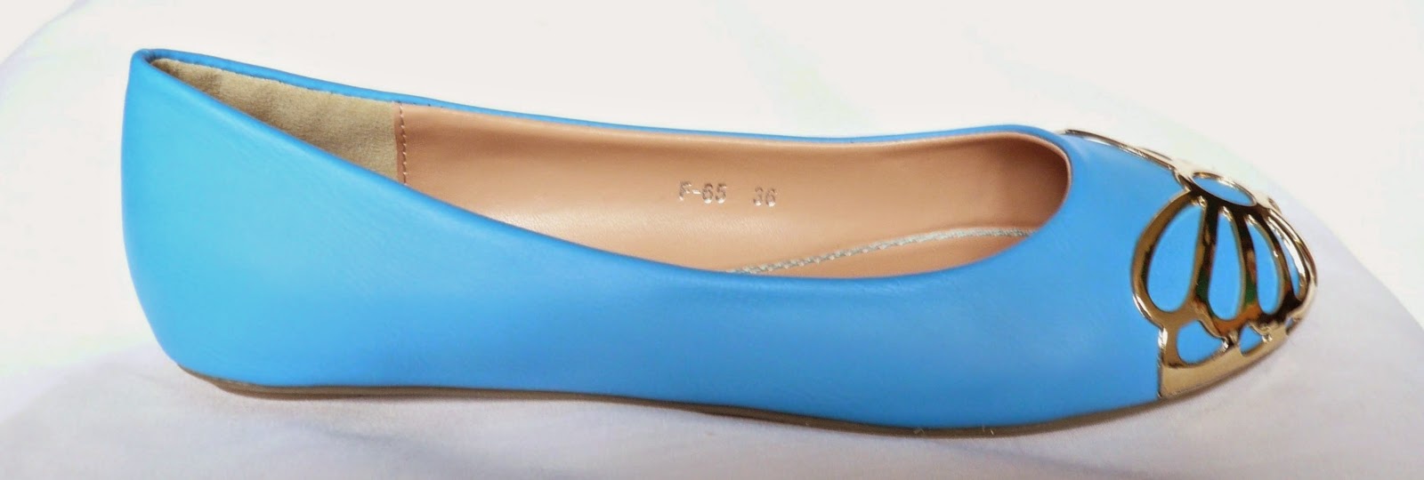 http://www.ebay.fr/itm/ballerines-femme-papillon-bleues-ballerine-interieur-cuir-petit-prix-bleu-/300885564797?ssPageName=STRK:MESE:IT