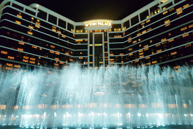 Sky Cab & Performance Lake Show At Wynn Palace 永利皇宫的观光缆车与表演湖