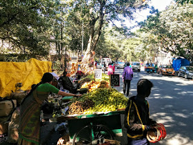 Fruit vendors of Bull Temple Road