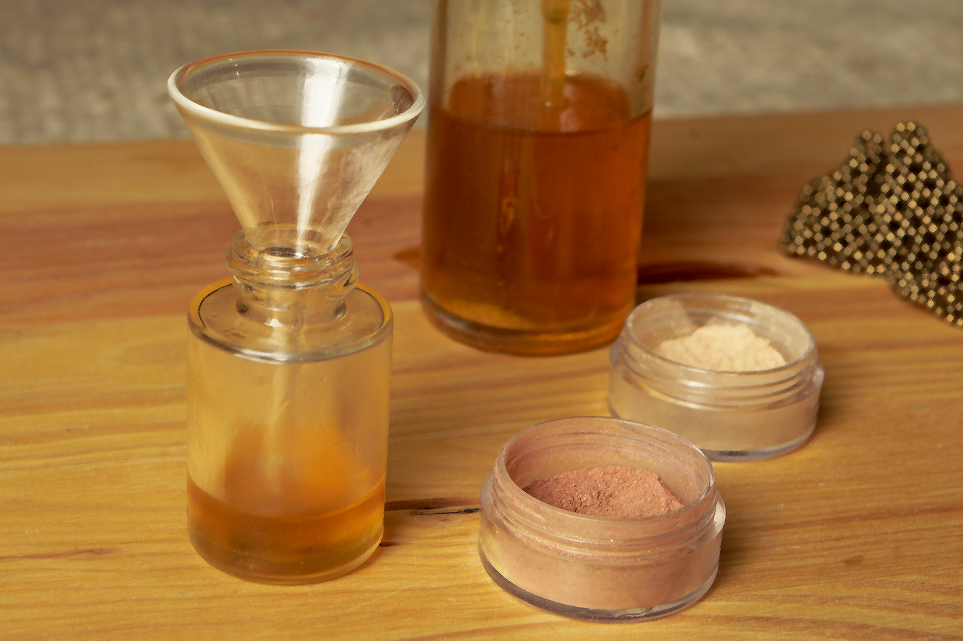 DIY Shimmer Golden Oil + Shimmer Powder For The Summer Venusian*Glow