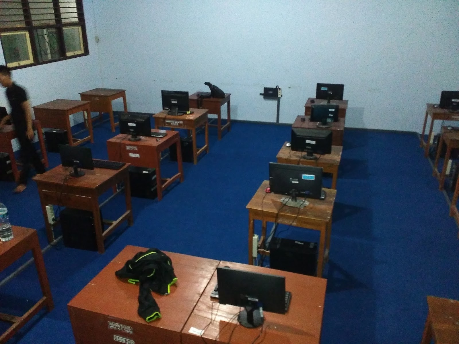 Layout Lab Komputer | pembuatan lab komputer smk n 6 sukoharjo bink s computer Layout Lab Komputer | pembuatan lab komputer smk n 6 sukoharjo bink s computer