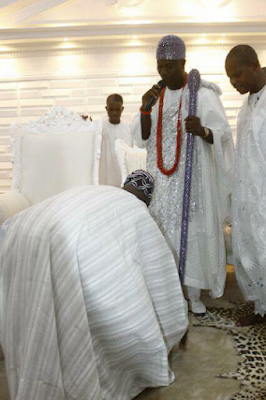 Obasanjo, 82, prostrates for new Ooni of Ife, 41 (photos)