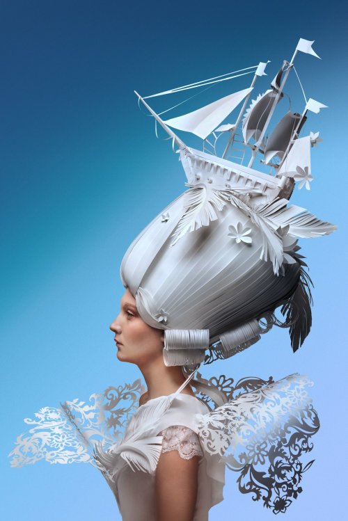 As perucas de papel inspiradas no barroco e rococó de Asya Kozina e Dmitriy Kozin Asya Kozina e Dmitriy Kozin esculturas de papel perucas penteados arte barroco rococó